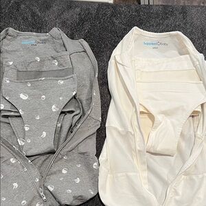 2 Happiest Baby Kids Sleep Sack Set – Gray & Cream. You get 2 of the sleep sacks